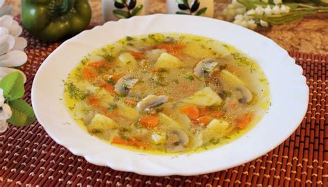 Грибной крем-суп с шампиньонами и картофелем