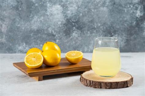 Использование свежего лимонного сока для устранения воздействия окисления на контакты