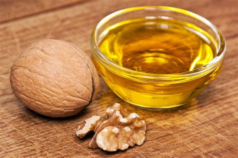 Ореховое масло с добавлением листьев ореха: преимущества и способы применения