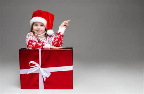 Основные принципы выбора подарков для детей на годовщину семейного торжества
