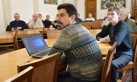 Популяризация использования общественного транспорта: уменьшение потока автомобилей и сокращение загрязнения окружающей среды