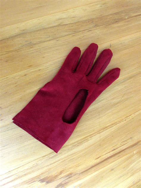 Шаг 1: Разделяймая часть перчаток